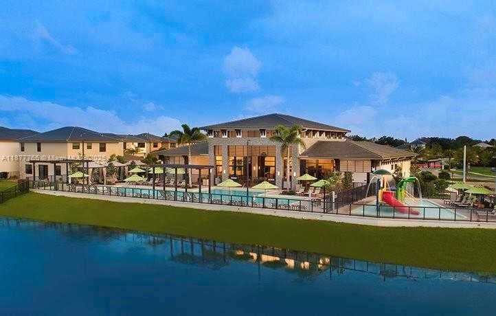 Small Image of 15680 NORTH WEST 91ST CT, Miami Lakes Number 5