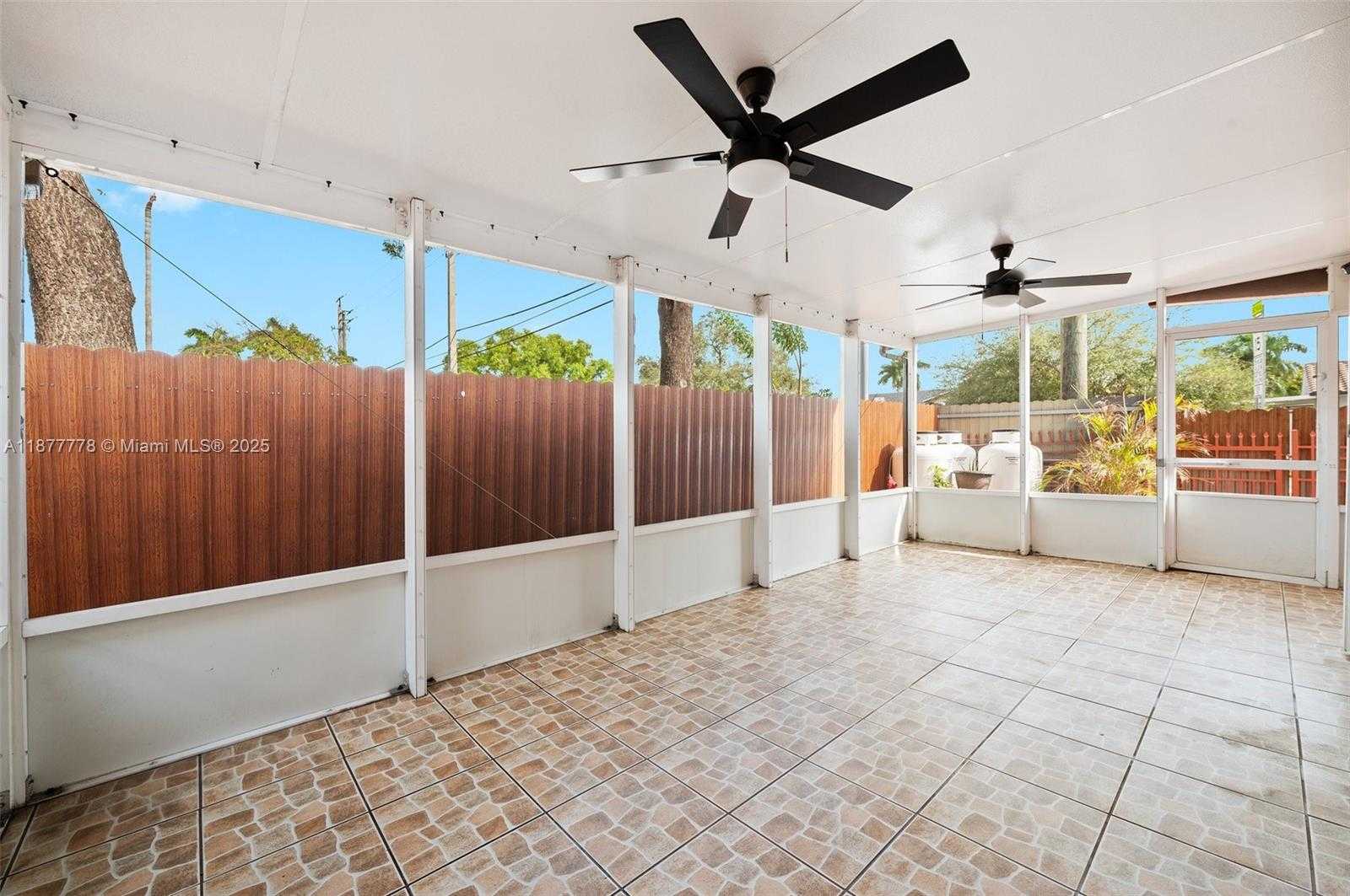 Small Image of 3203 WEST 70TH TER, Hialeah Number 23