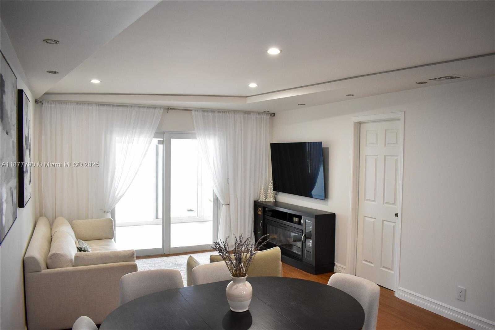 Small Image of 5701 SOUTH WEST 24TH AVE, Dania Beach Number 10
