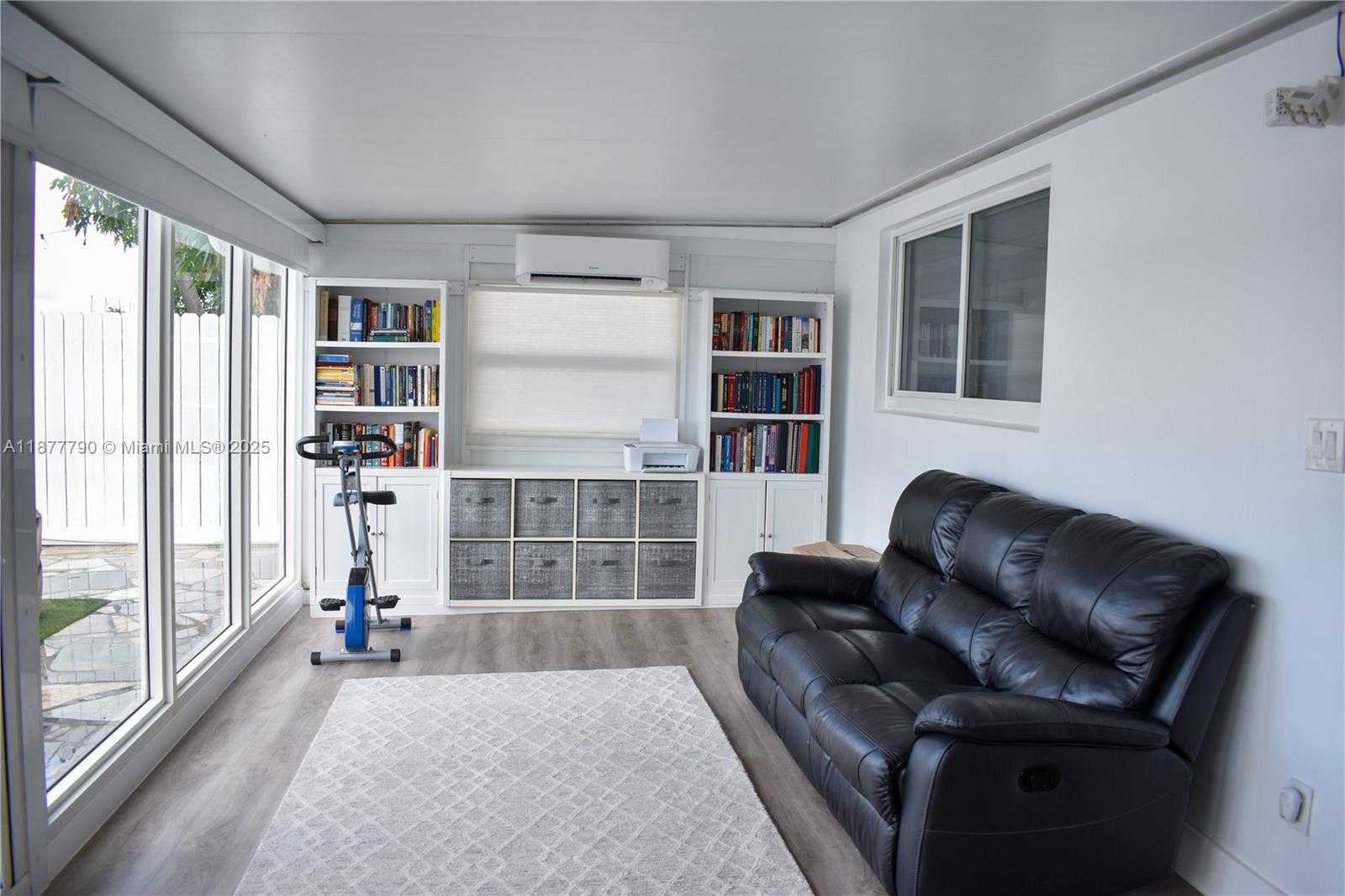 Small Image of 5701 SOUTH WEST 24TH AVE, Dania Beach Number 21