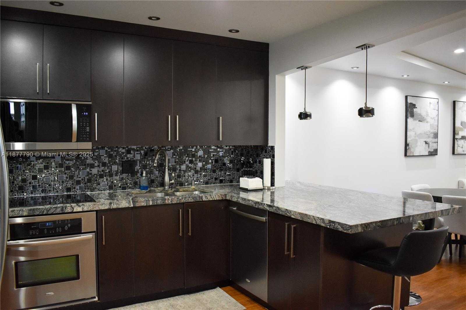 Small Image of 5701 SOUTH WEST 24TH AVE, Dania Beach Number 6