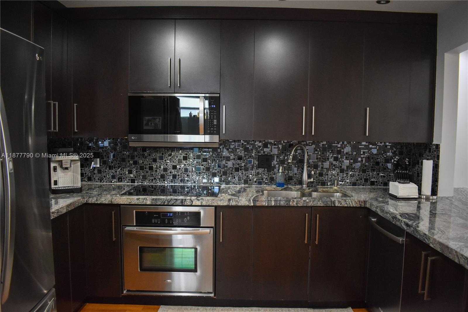 Small Image of 5701 SOUTH WEST 24TH AVE, Dania Beach Number 7