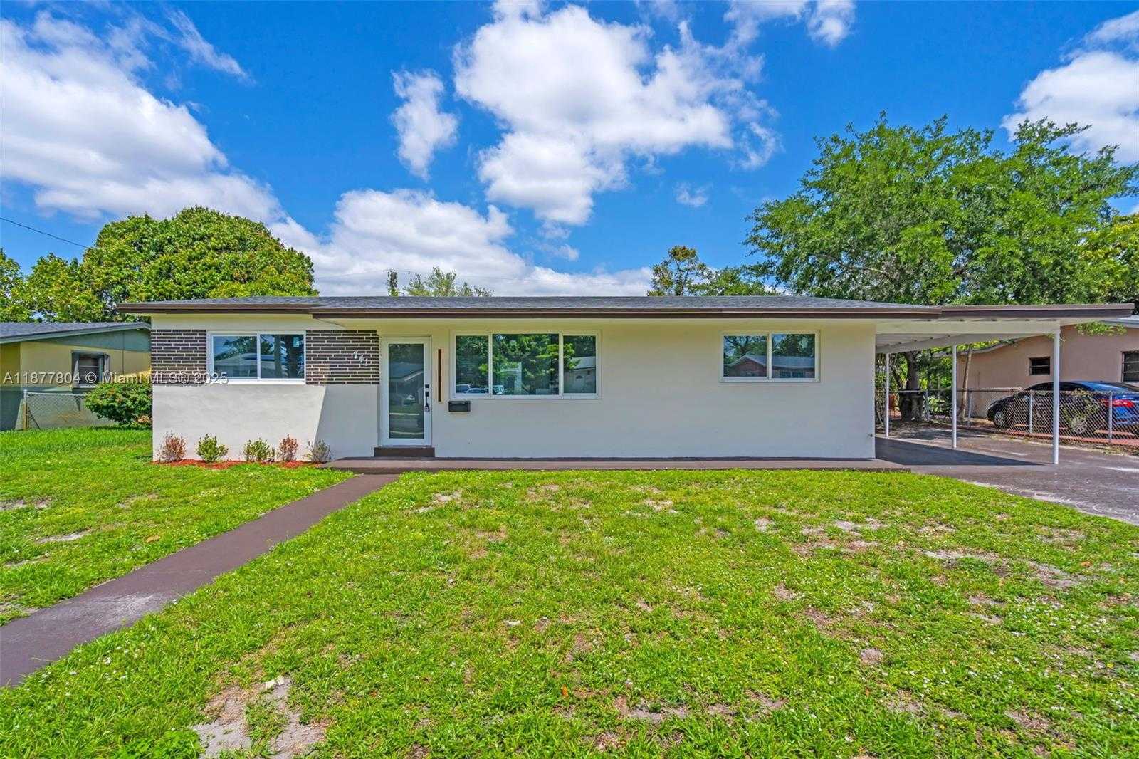 Small Image of 741 NORTH WEST 175TH DR, Miami Gardens Number 2