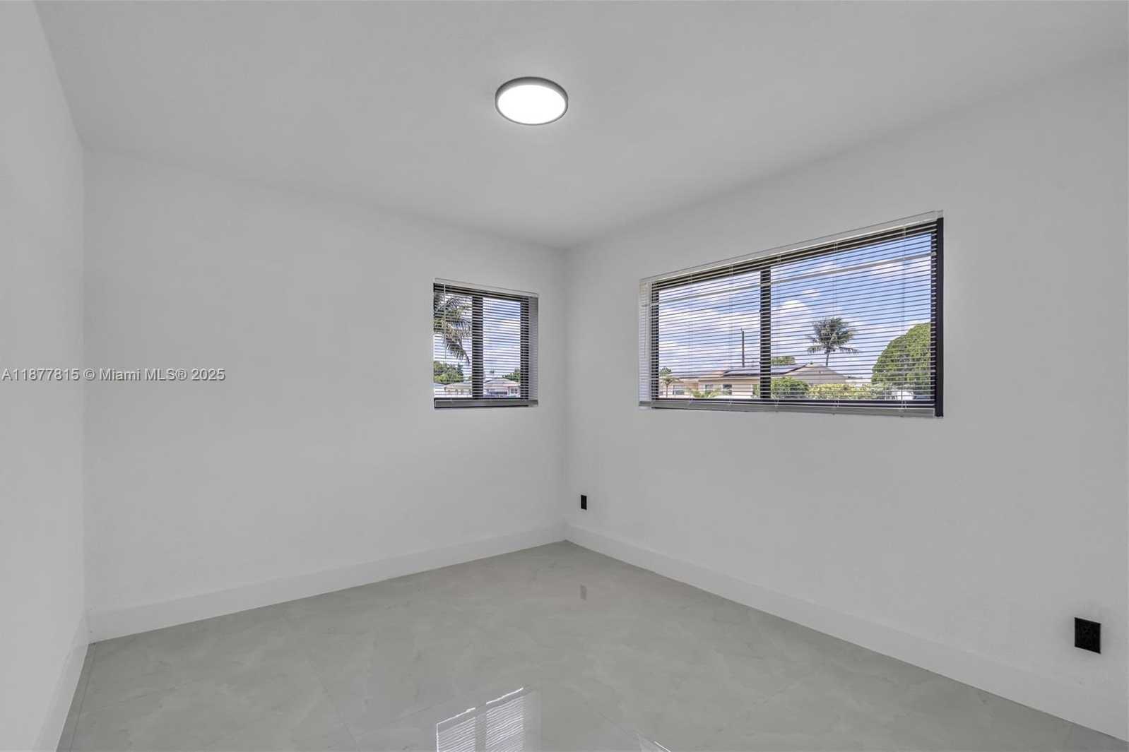 Small Image of 1000 NORTH WEST 198TH ST, Miami Gardens Number 12