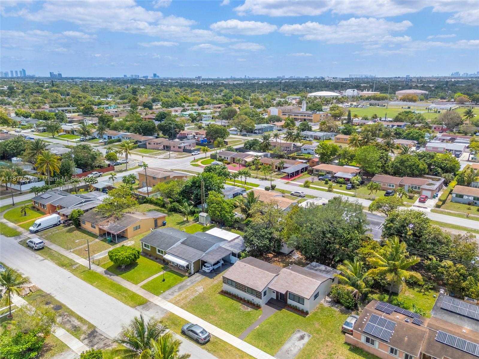 Small Image of 1000 NORTH WEST 198TH ST, Miami Gardens Number 30