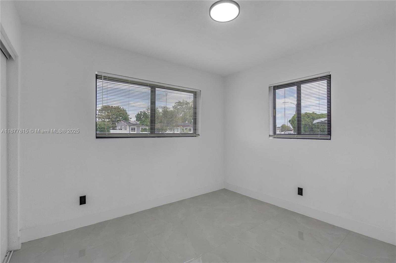 Small Image of 1000 NORTH WEST 198TH ST, Miami Gardens Number 4