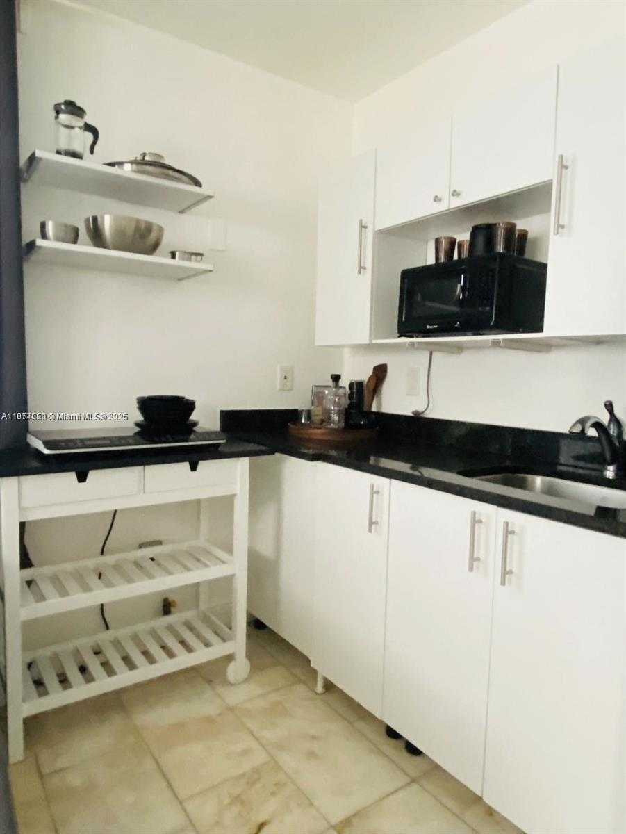Small Image of 1526 PENNSYLVANIA AVE, Miami Beach Number 6