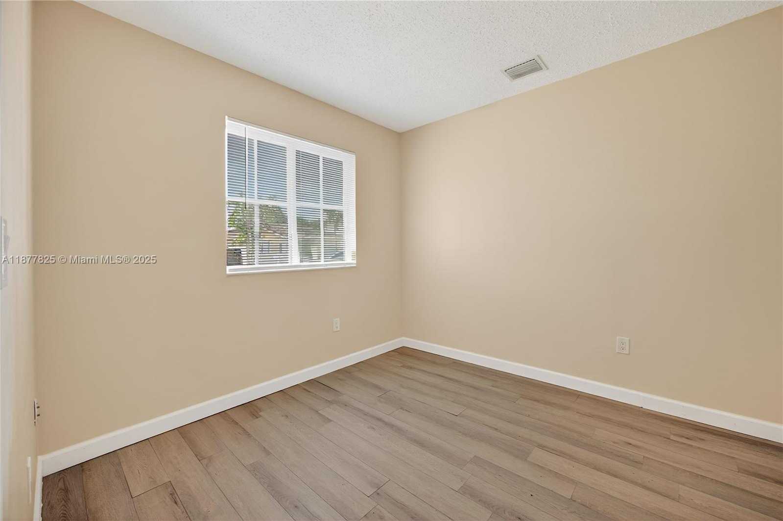Small Image of 4281 NORTH EAST 16TH ST, Homestead Number 27