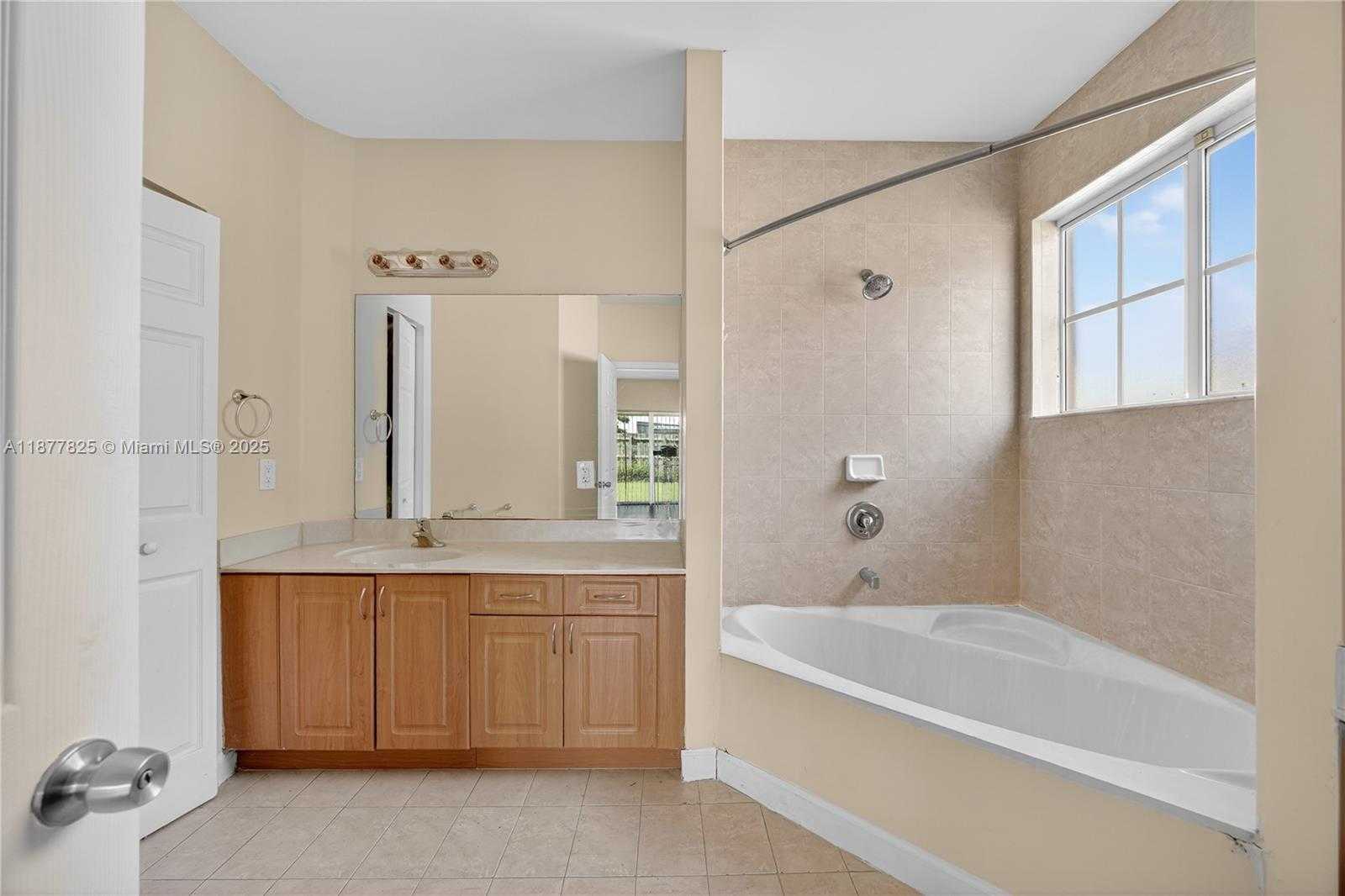 Small Image of 4281 NORTH EAST 16TH ST, Homestead Number 39