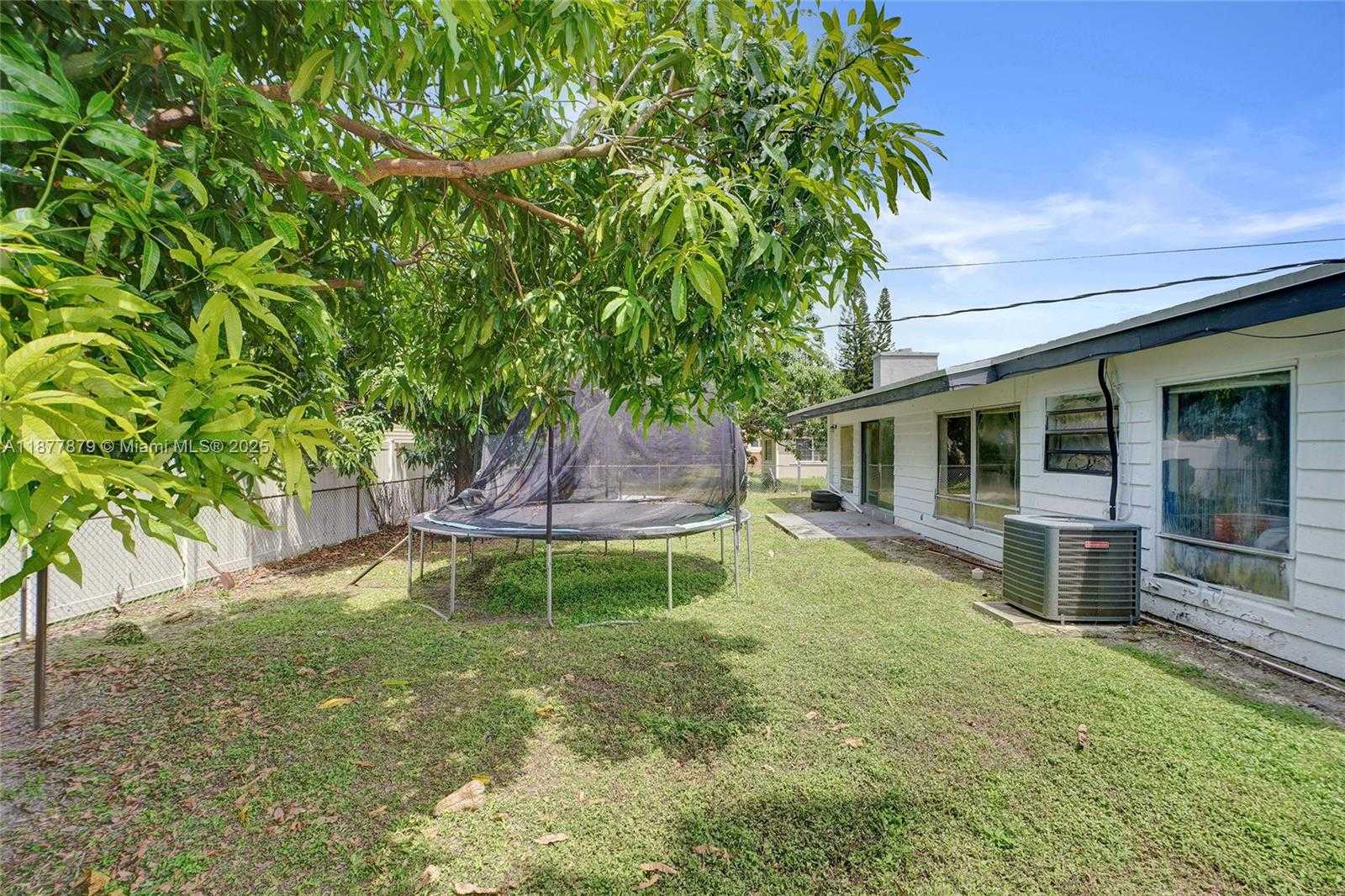 Small Image of 19620 NW 6TH COURT, Miami Gardens Number 23