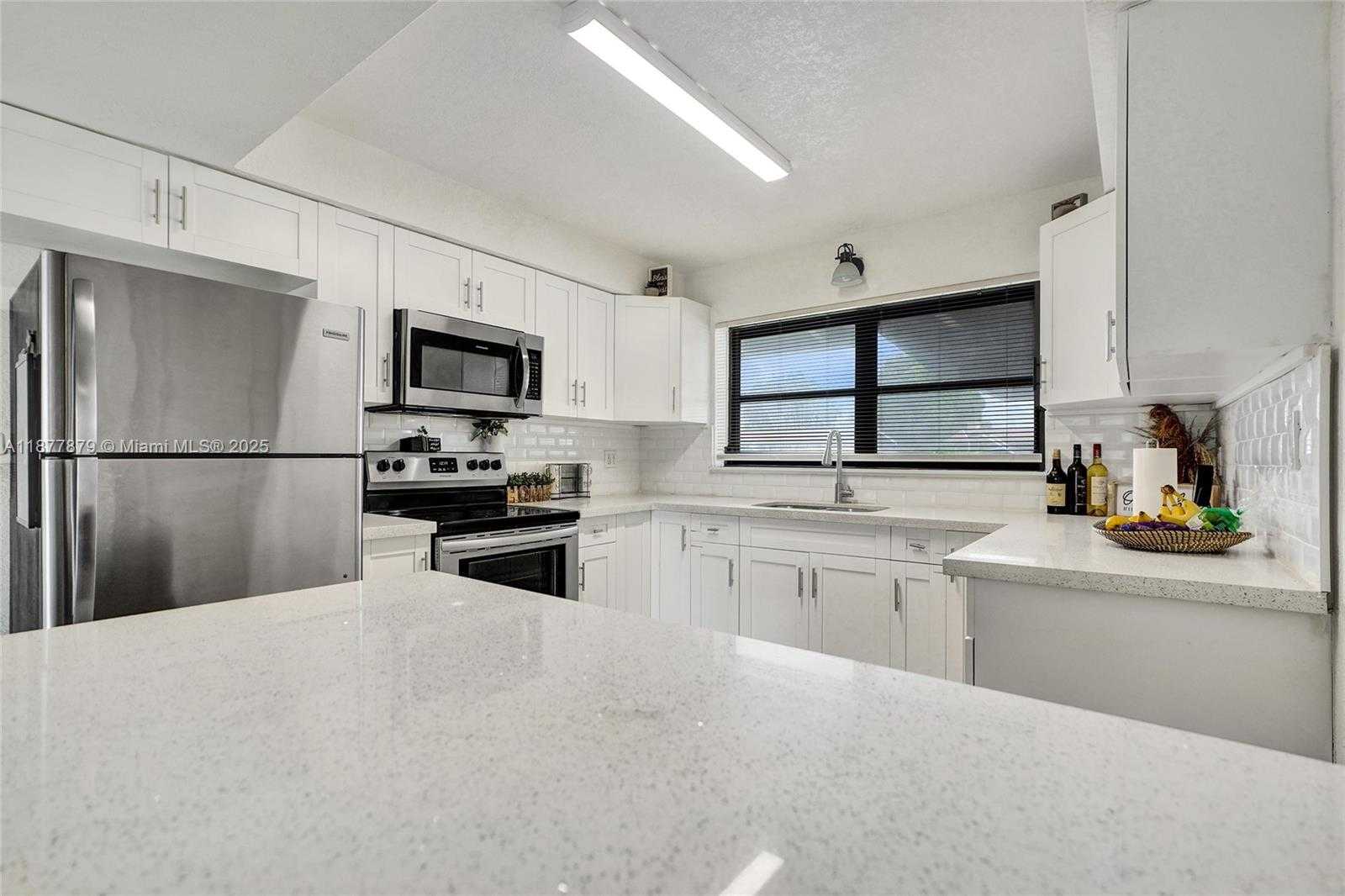 Small Image of 19620 NW 6TH COURT, Miami Gardens Number 9