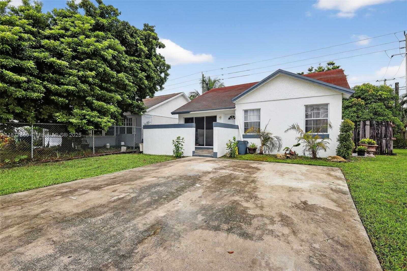 Small Image of 20314 NORTH WEST 36TH CT, Miami Gardens Number 2