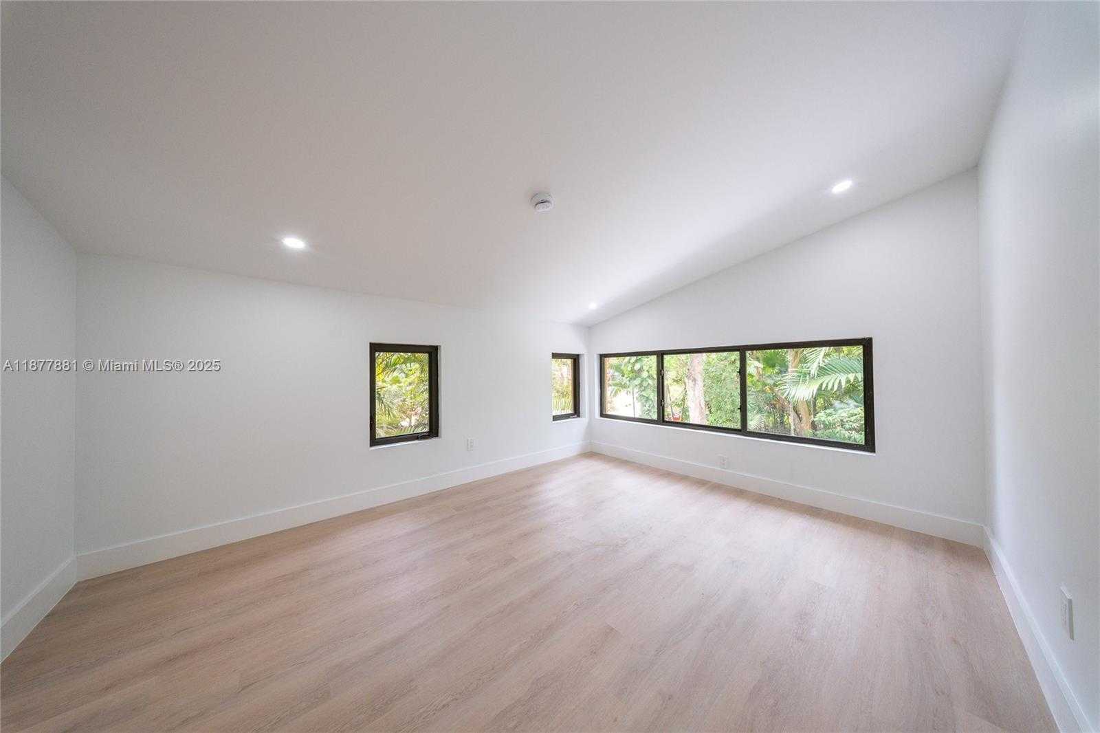Small Image of 6525 SOUTH WEST 133, Pinecrest Number 86