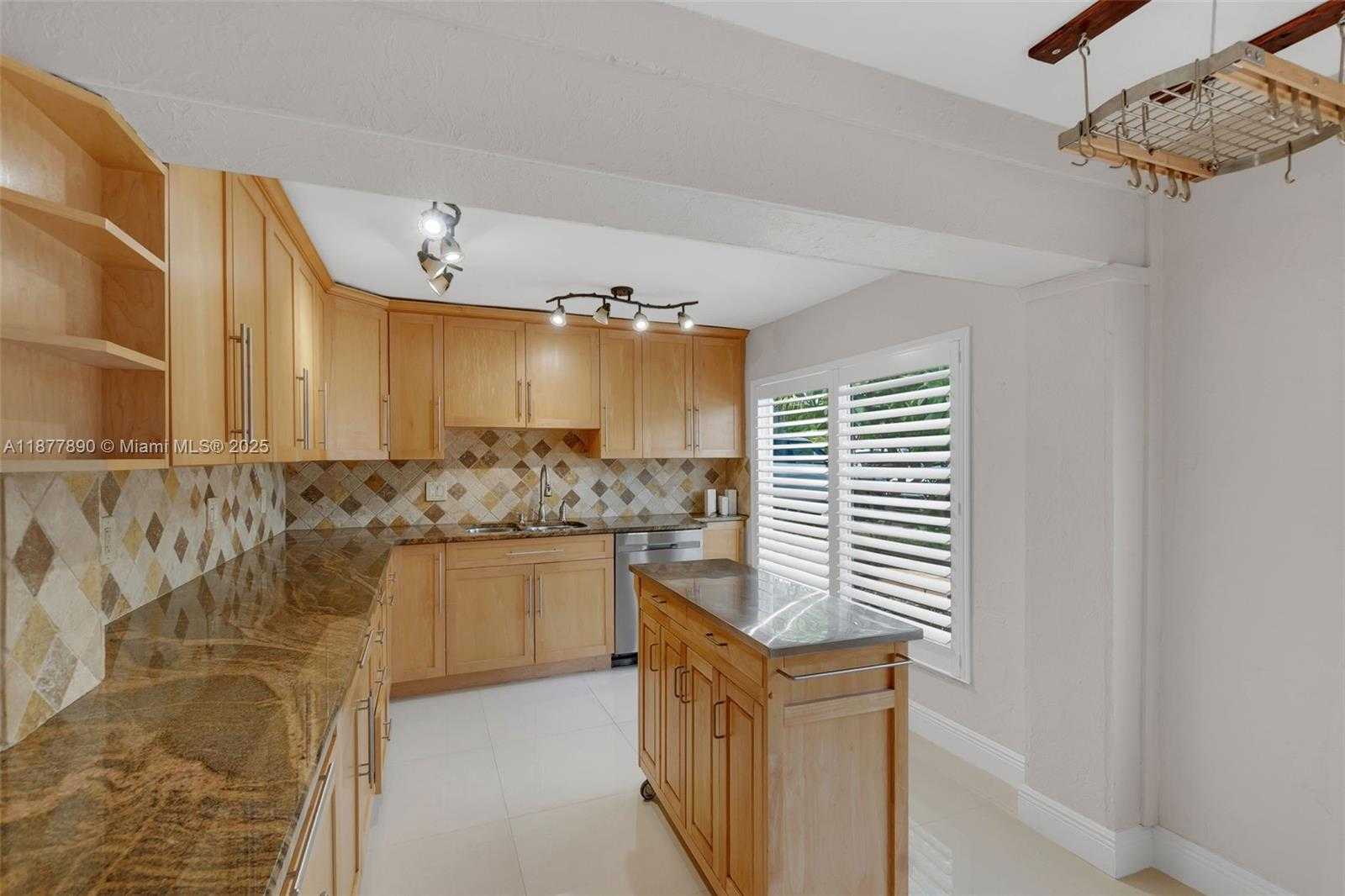 Small Image of 1834 NORTH EAST 34TH ST, Oakland Park Number 19