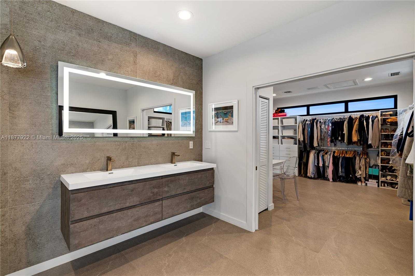 Small Image of 325 CAMPANA AVE, Coral Gables Number 23
