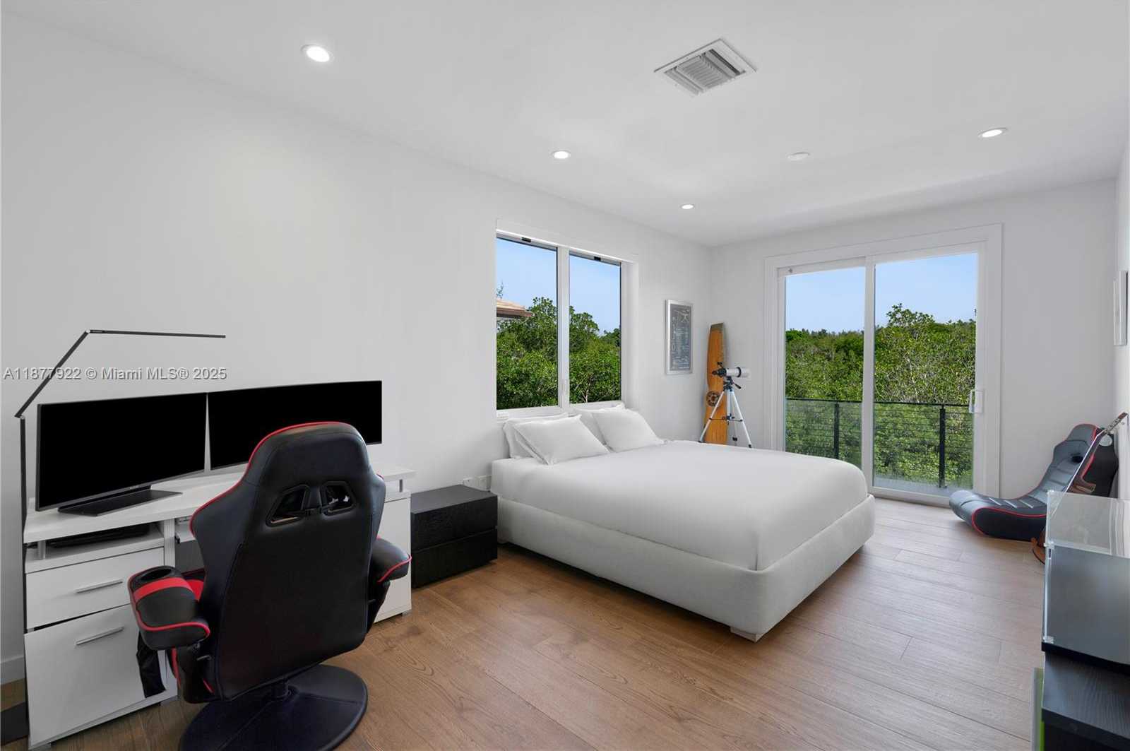 Small Image of 325 CAMPANA AVE, Coral Gables Number 31