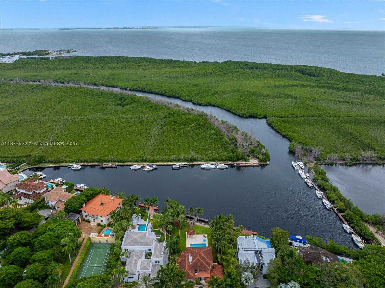 Small Image of 325 CAMPANA AVE, Coral Gables Number 60