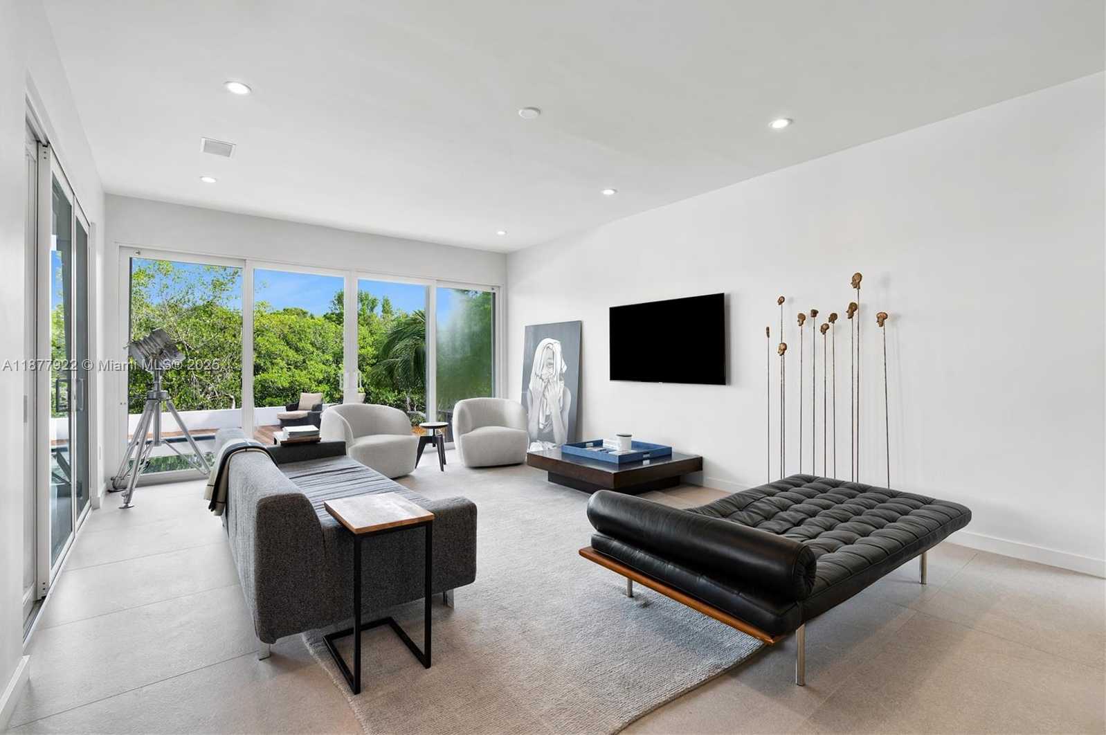 Small Image of 325 CAMPANA AVE, Coral Gables Number 9