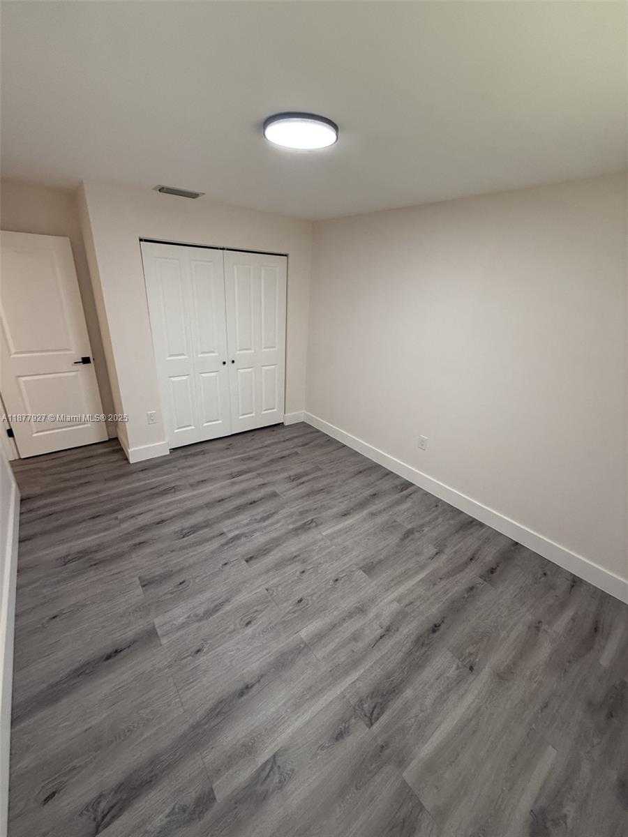 Small Image of 3985 PROCTOR RD, Sarasota Number 11