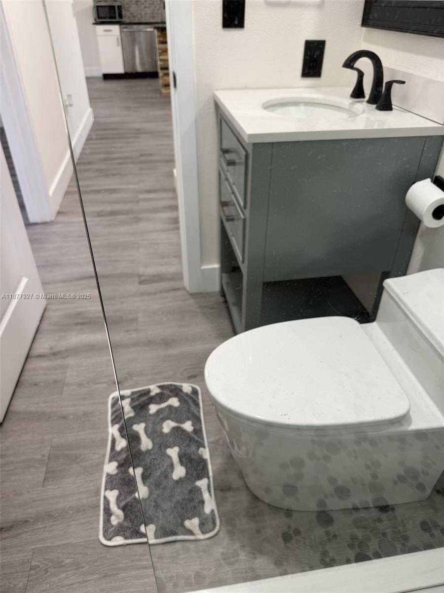 Small Image of 3985 PROCTOR RD, Sarasota Number 12