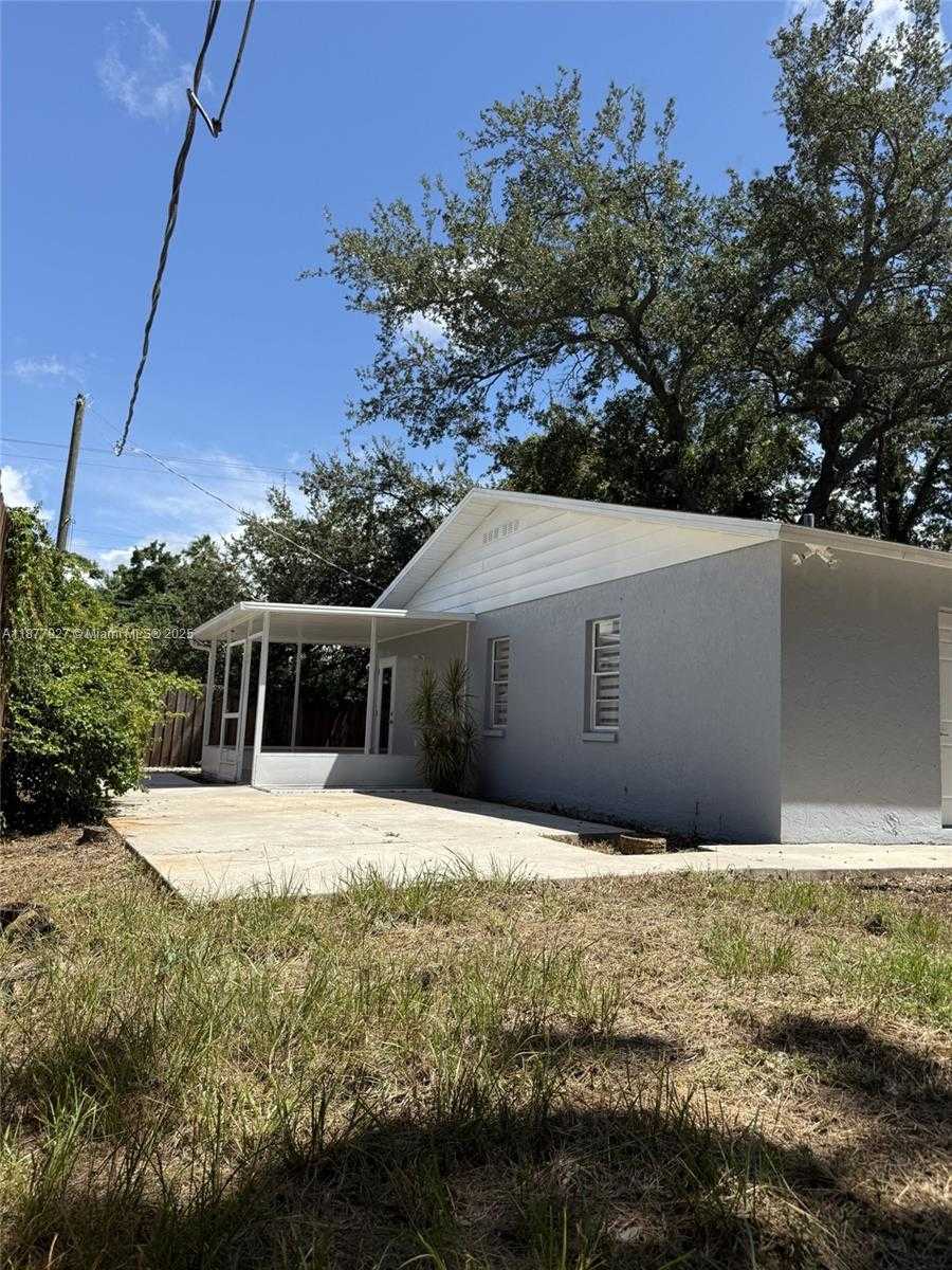 Small Image of 3985 PROCTOR RD, Sarasota Number 27