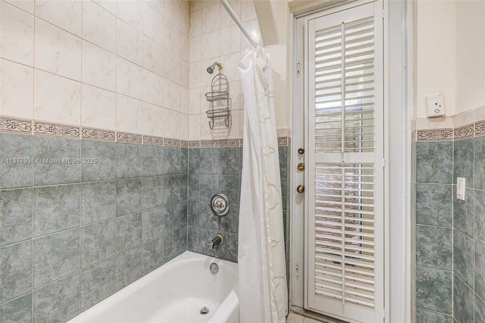 Small Image of 16002 SOUTH WEST 84TH CT, Palmetto Bay Number 18