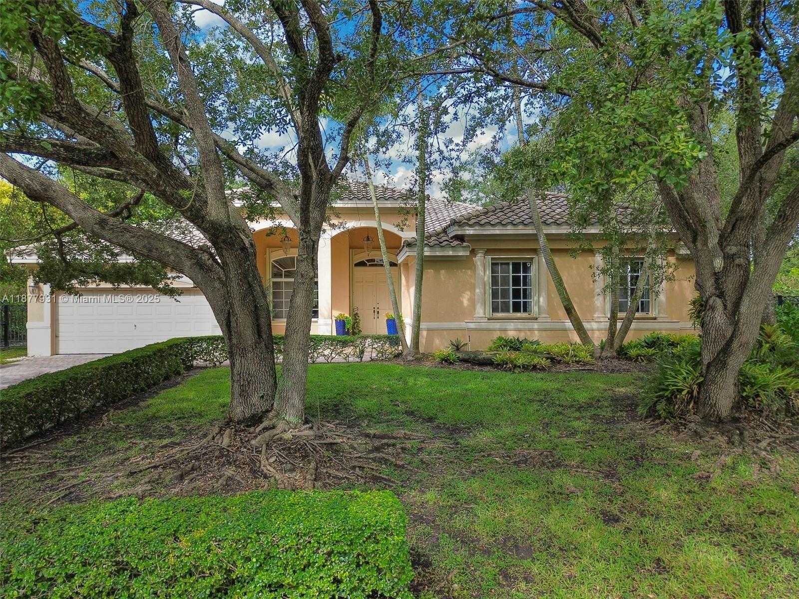 Small Image of 16002 SOUTH WEST 84TH CT, Palmetto Bay Number 2