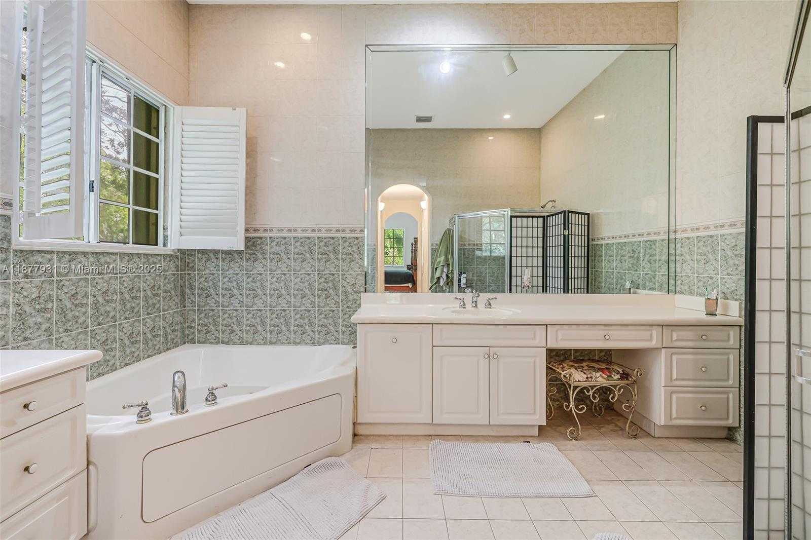 Small Image of 16002 SOUTH WEST 84TH CT, Palmetto Bay Number 25