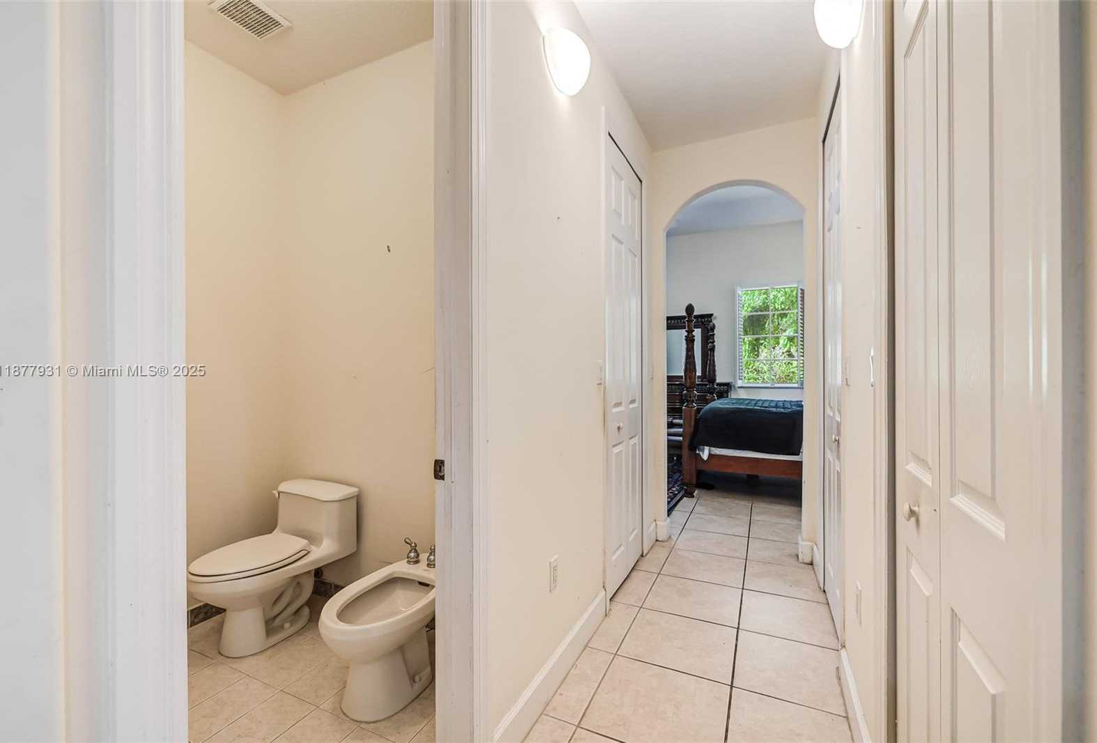 Small Image of 16002 SOUTH WEST 84TH CT, Palmetto Bay Number 28