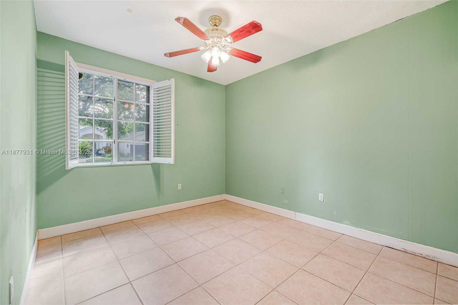Small Image of 16002 SOUTH WEST 84TH CT, Palmetto Bay Number 37