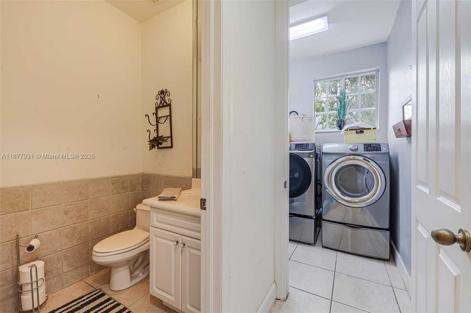 Small Image of 16002 SOUTH WEST 84TH CT, Palmetto Bay Number 39