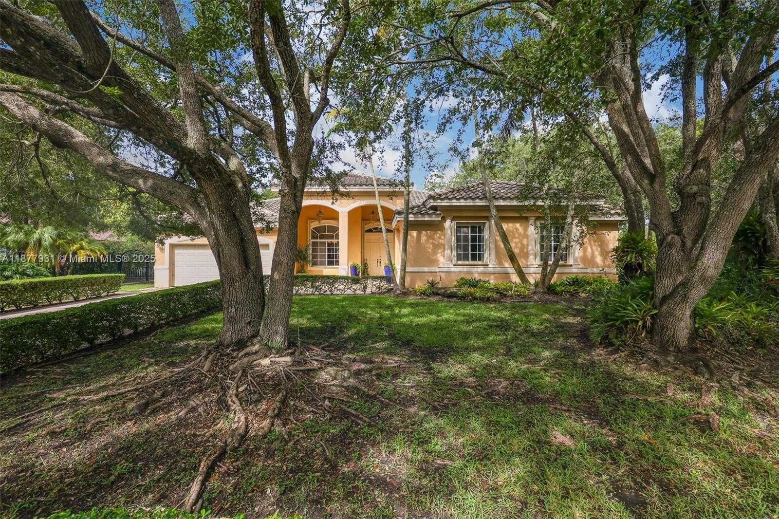 Small Image of 16002 SOUTH WEST 84TH CT, Palmetto Bay Number 4