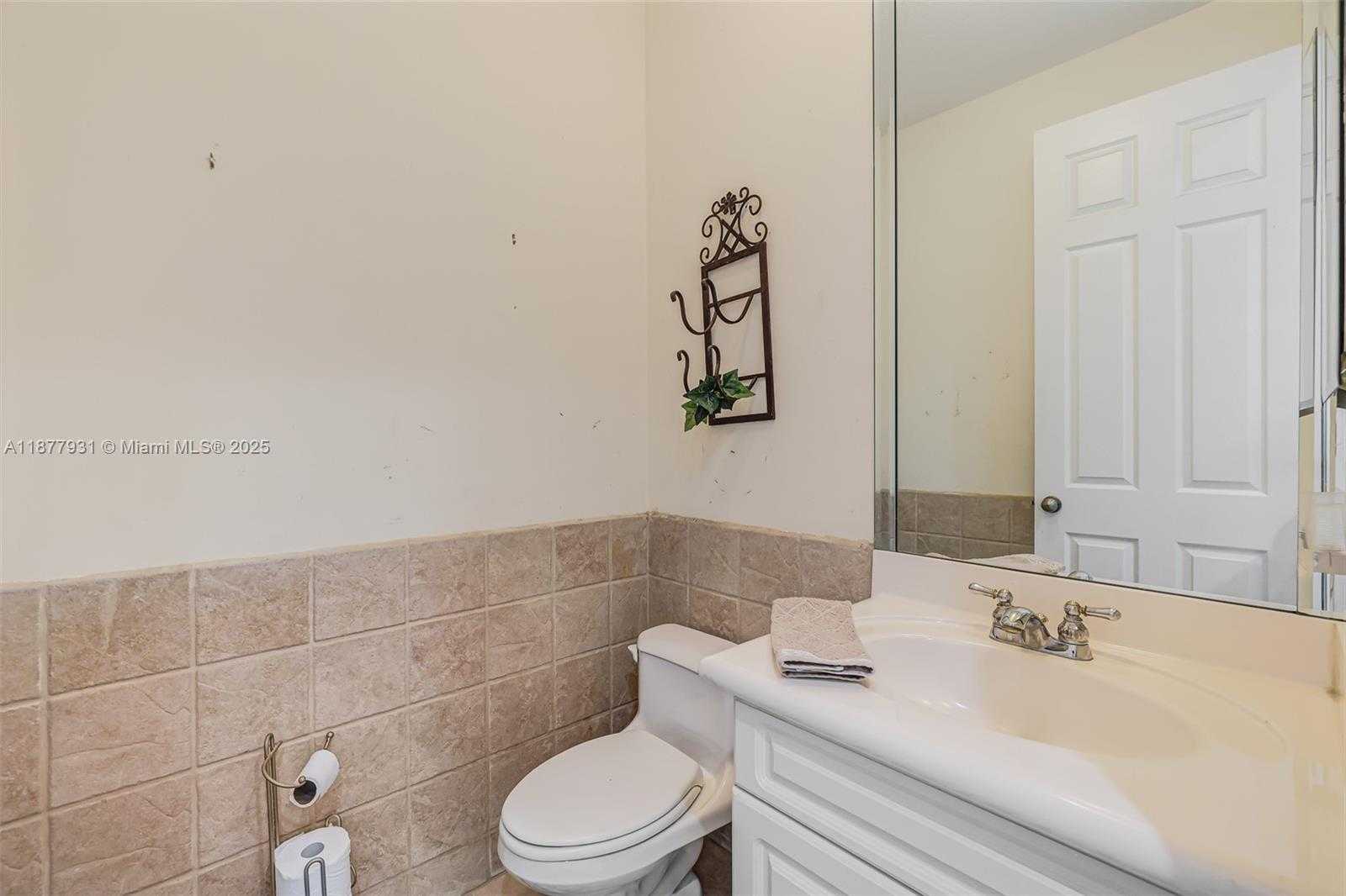 Small Image of 16002 SOUTH WEST 84TH CT, Palmetto Bay Number 40