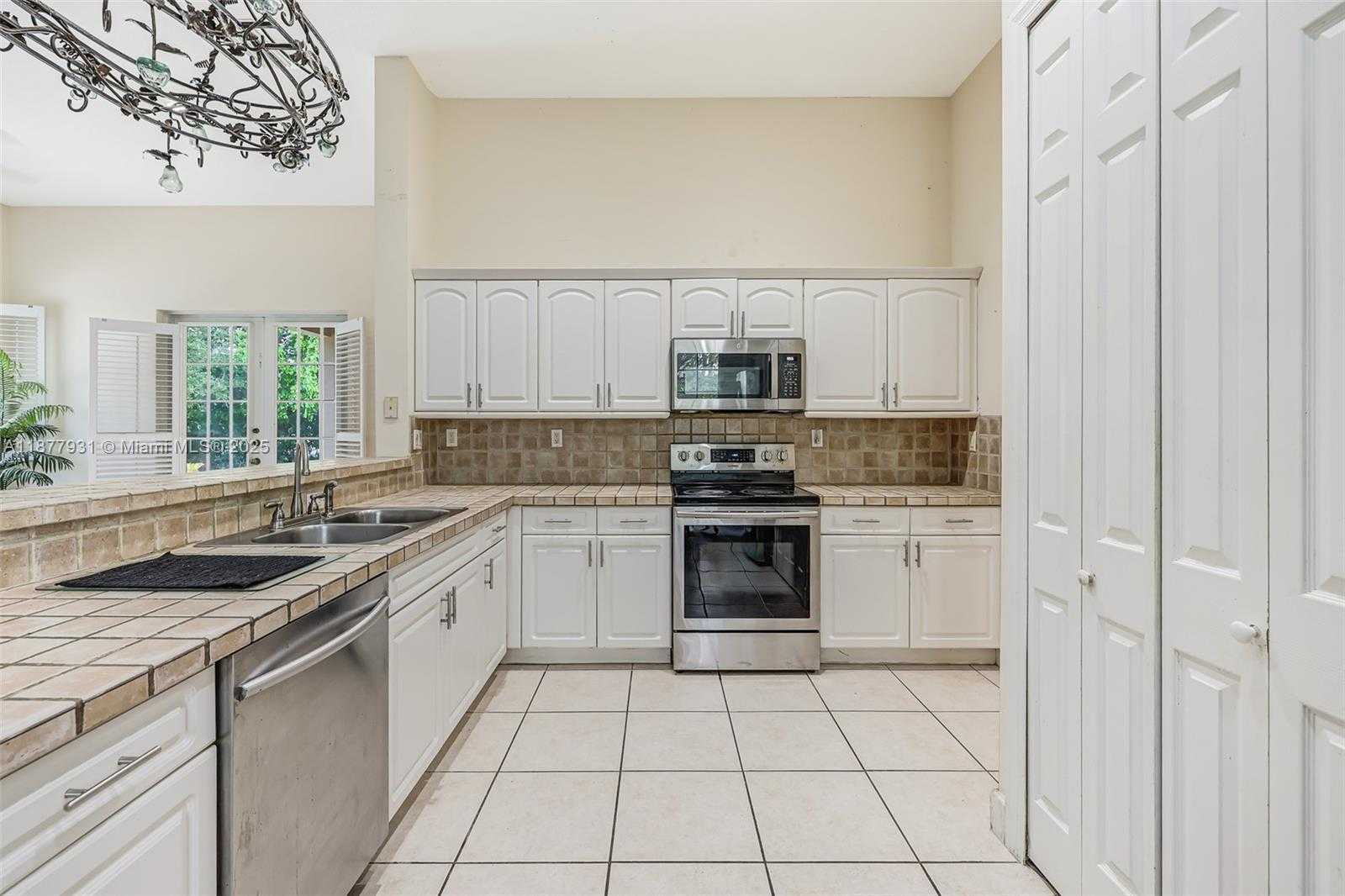 Small Image of 16002 SOUTH WEST 84TH CT, Palmetto Bay Number 45
