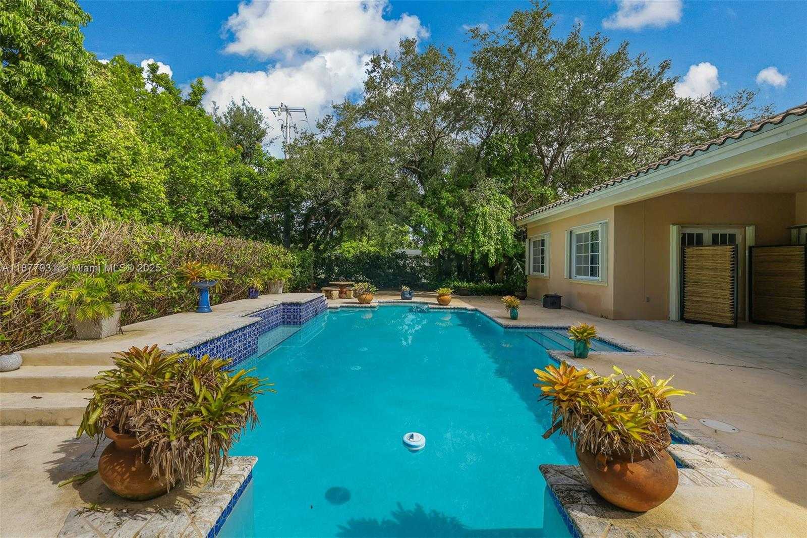 Small Image of 16002 SOUTH WEST 84TH CT, Palmetto Bay Number 57