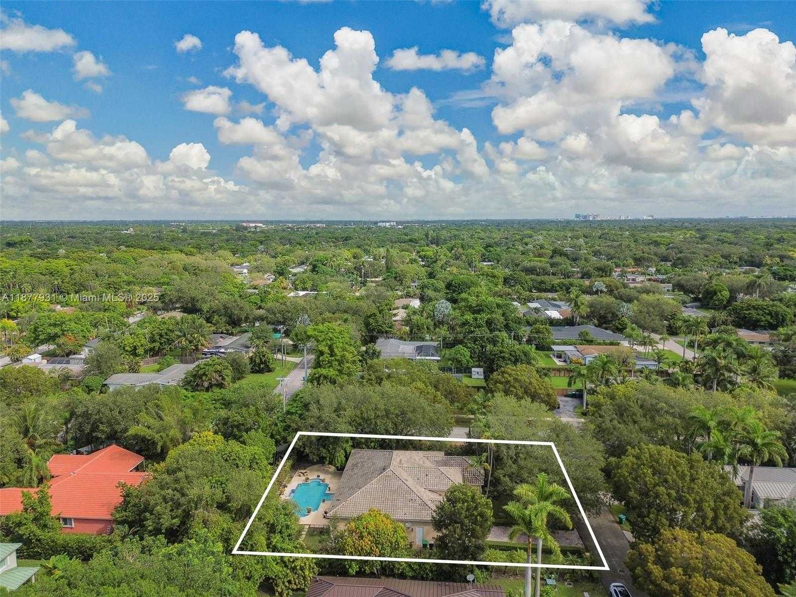 Small Image of 16002 SOUTH WEST 84TH CT, Palmetto Bay Number 62