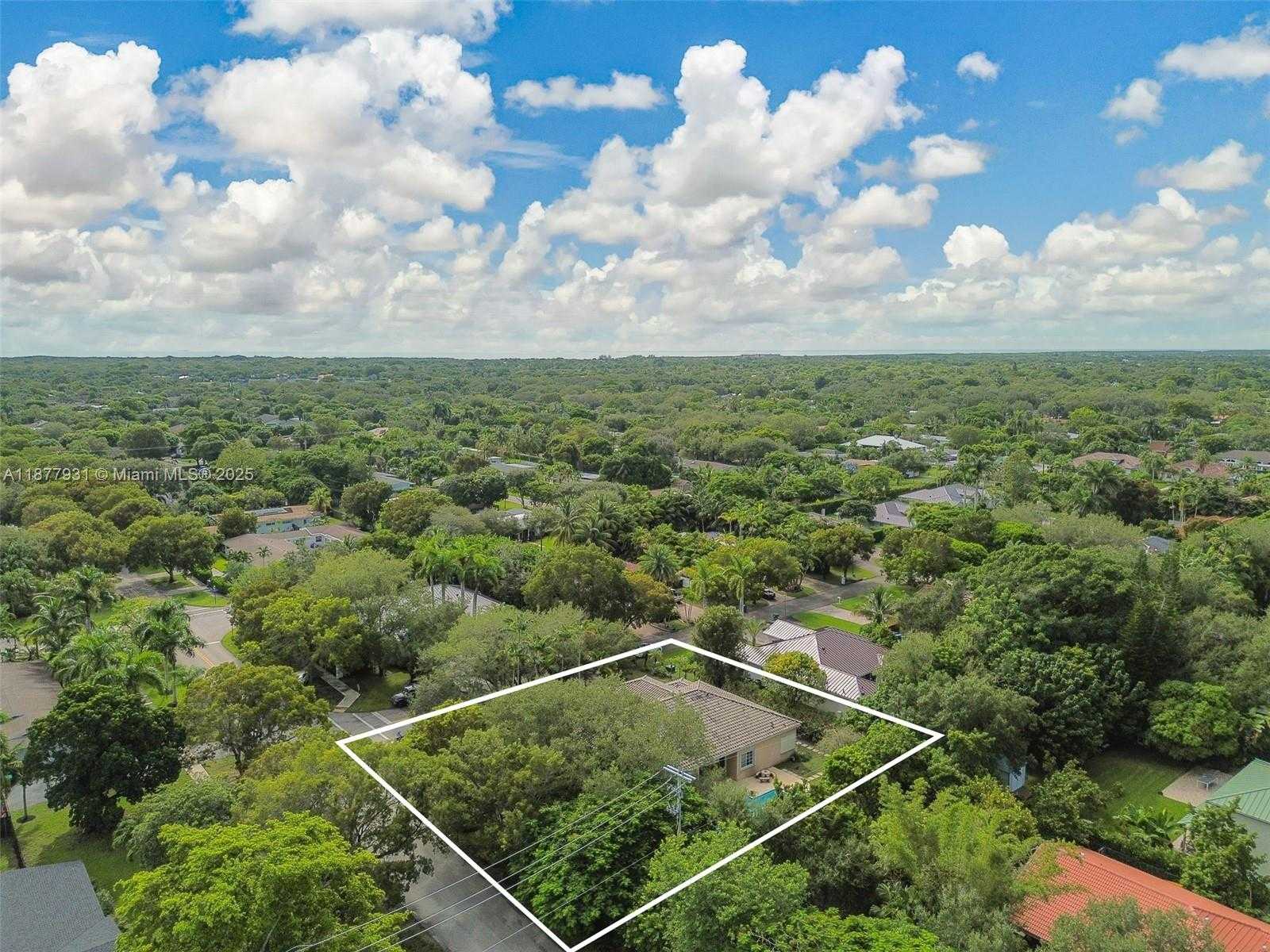 Small Image of 16002 SOUTH WEST 84TH CT, Palmetto Bay Number 63
