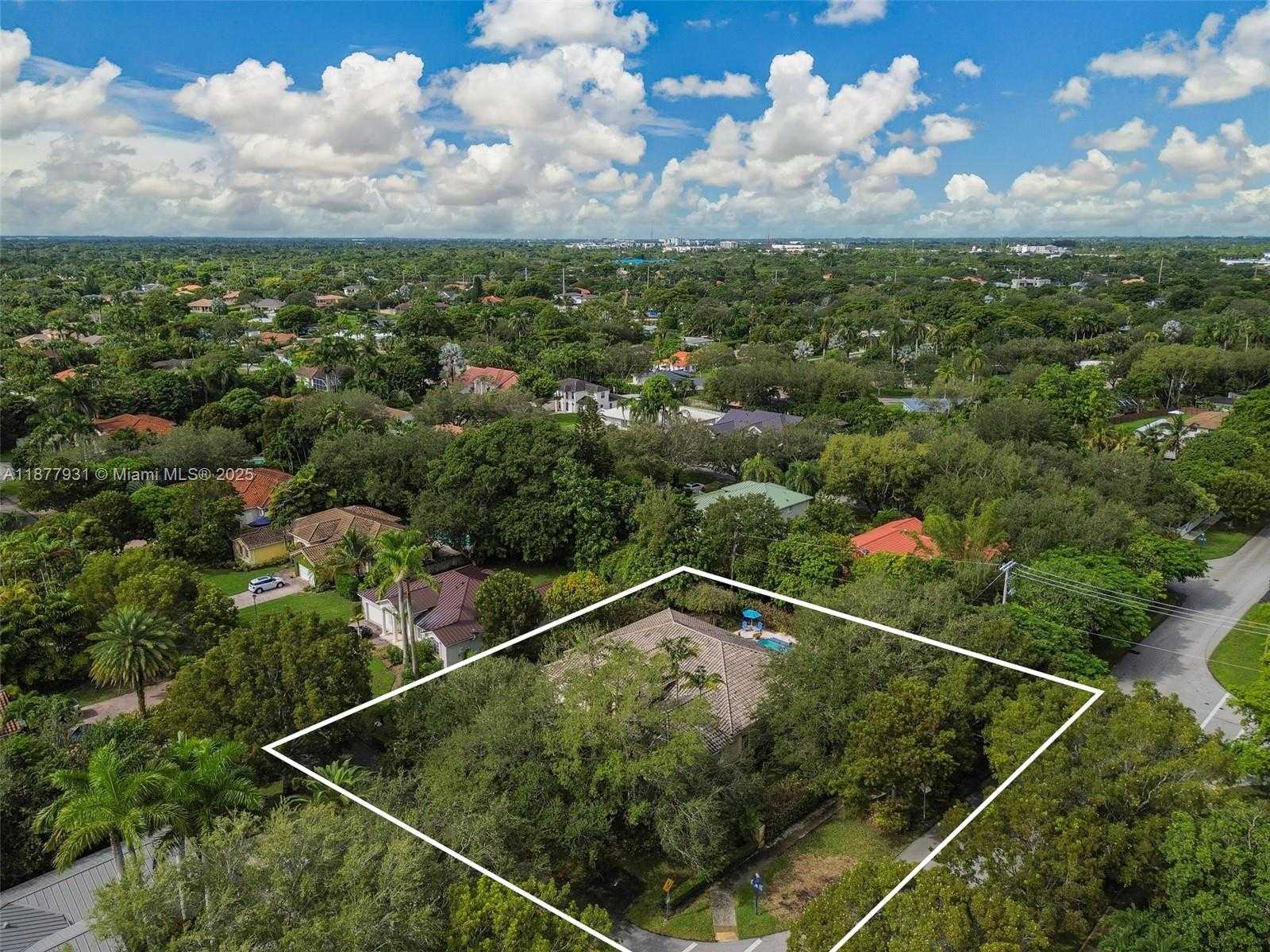 Small Image of 16002 SOUTH WEST 84TH CT, Palmetto Bay Number 66