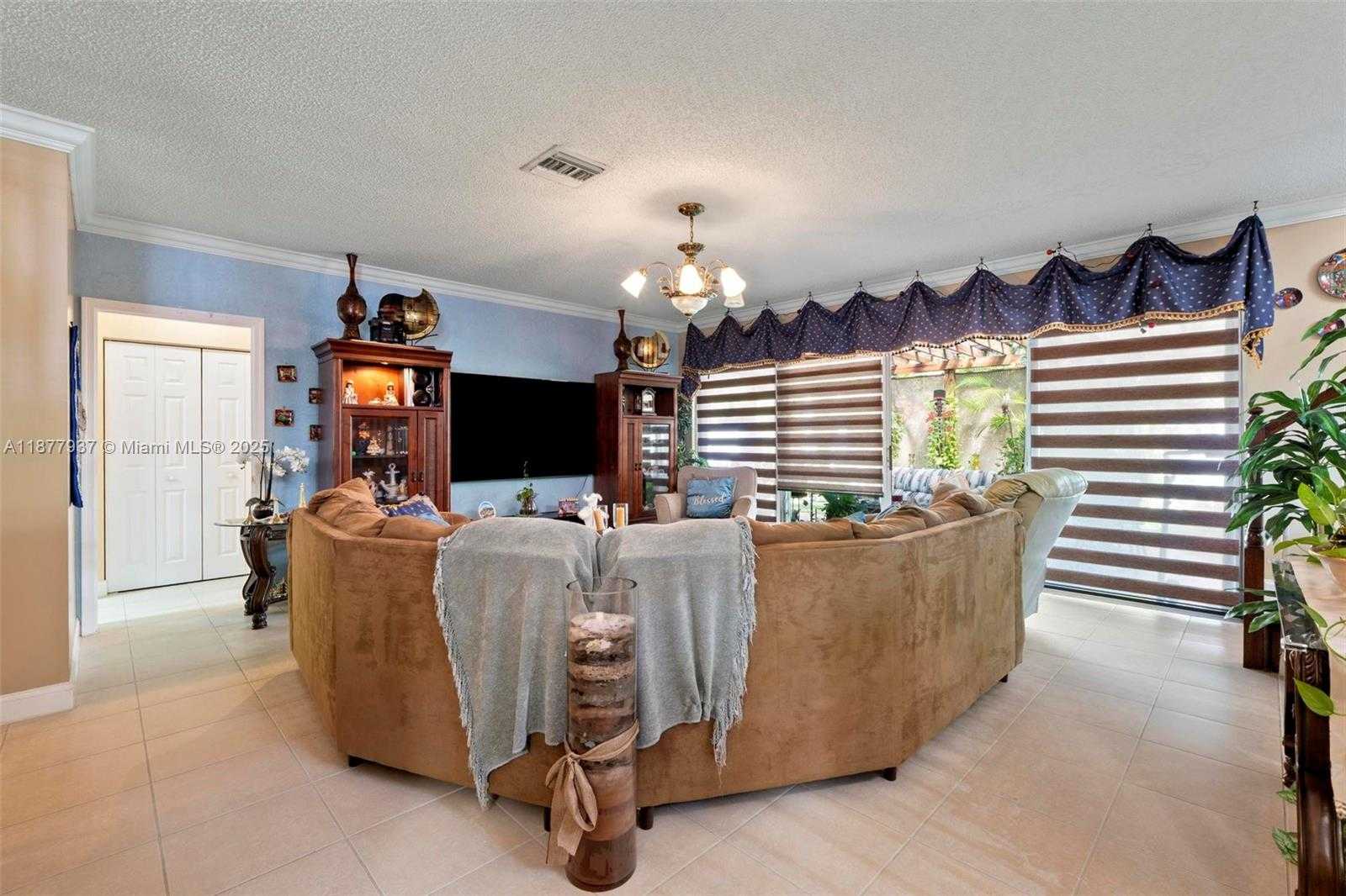 Small Image of 4957 SOUTH WEST 162ND AVE, Miramar Number 23