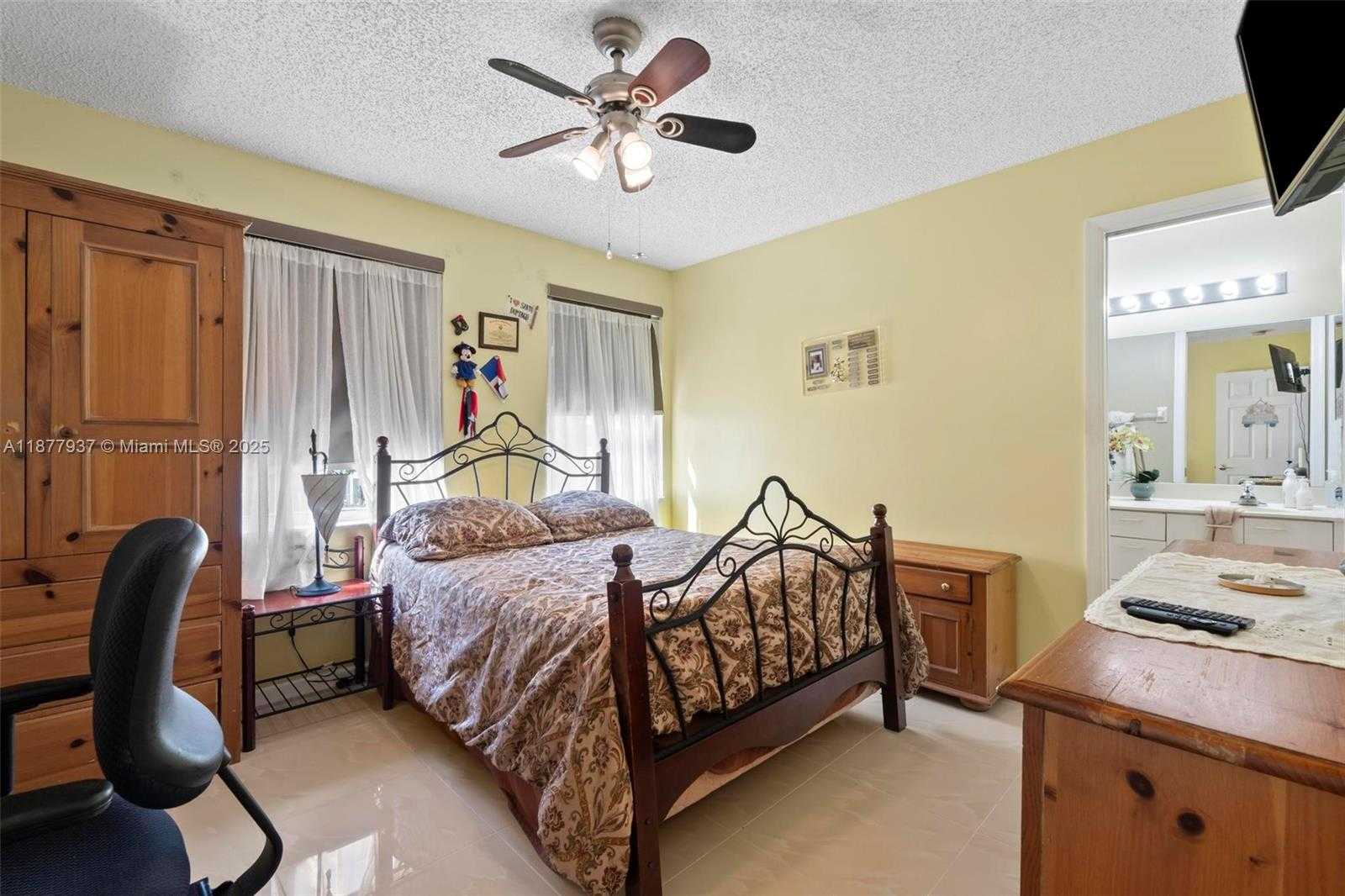 Small Image of 4957 SOUTH WEST 162ND AVE, Miramar Number 45