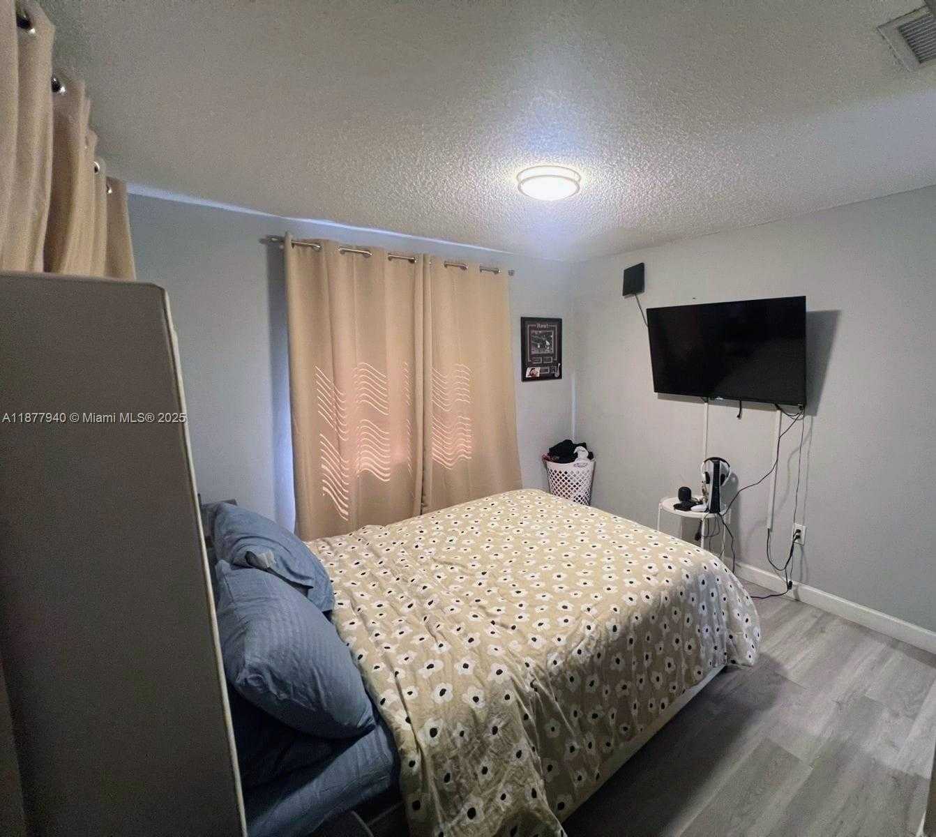 Small Image of 3650 MARLBERRY LN, Miramar Number 10
