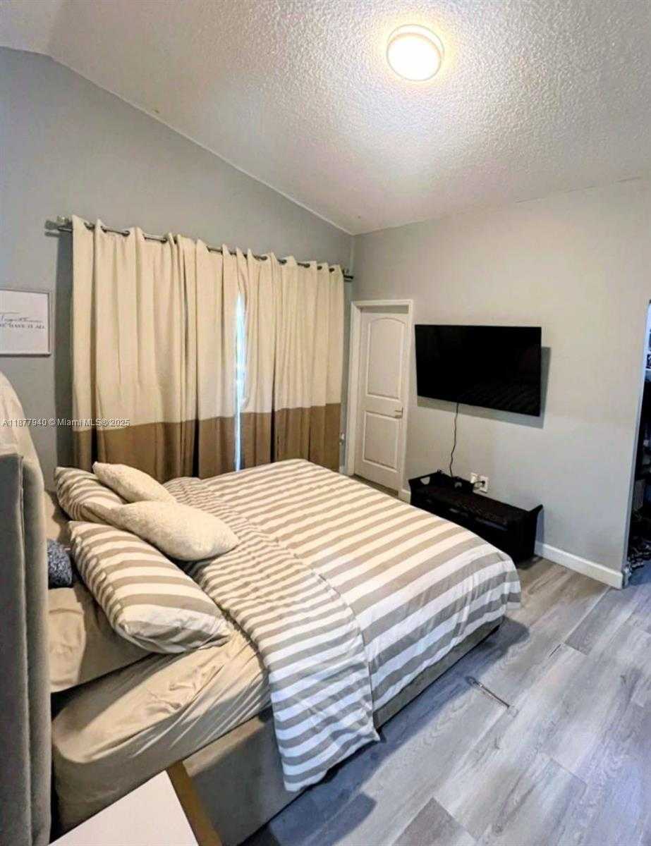 Small Image of 3650 MARLBERRY LN, Miramar Number 11
