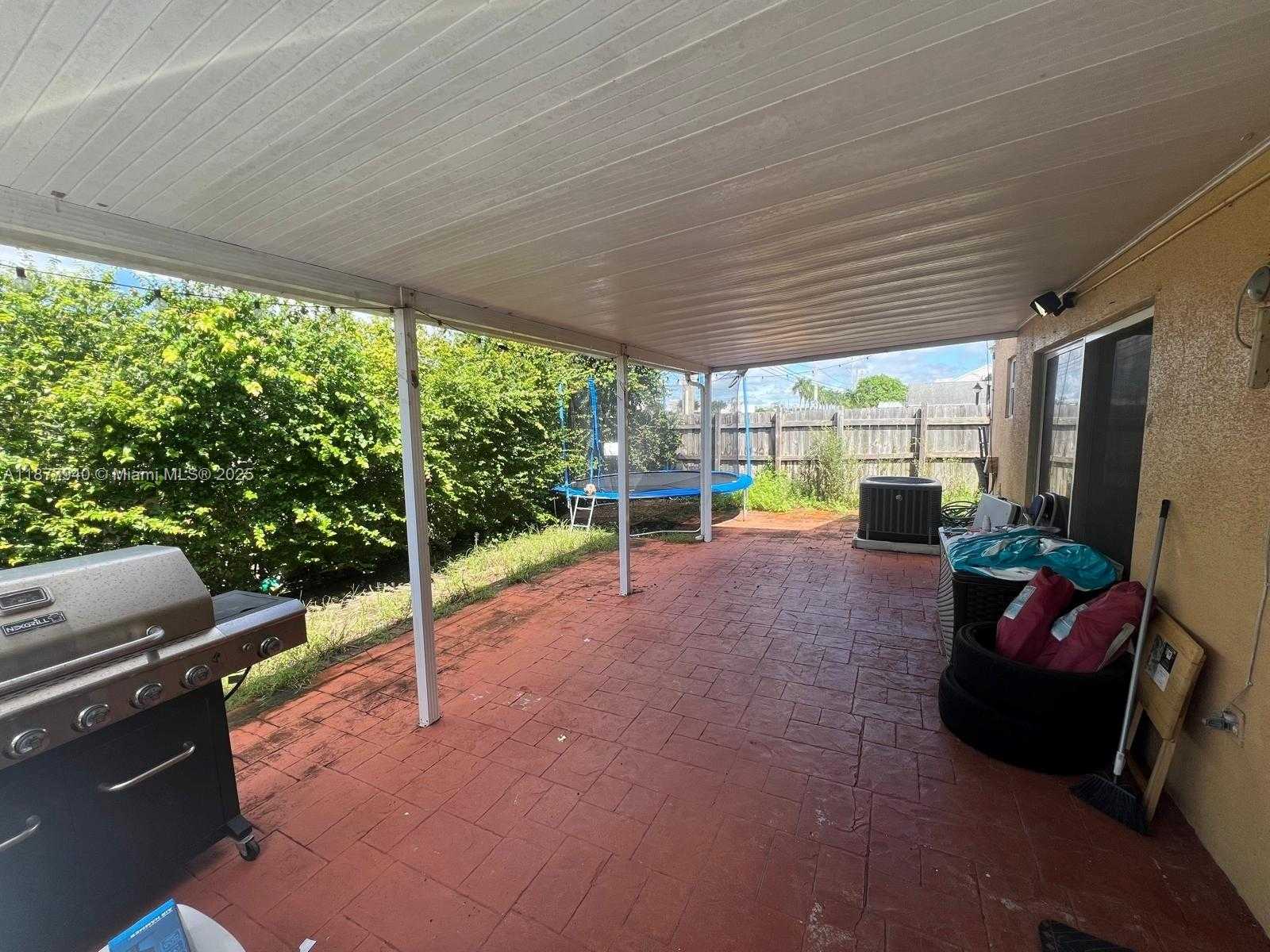 Small Image of 3650 MARLBERRY LN, Miramar Number 13