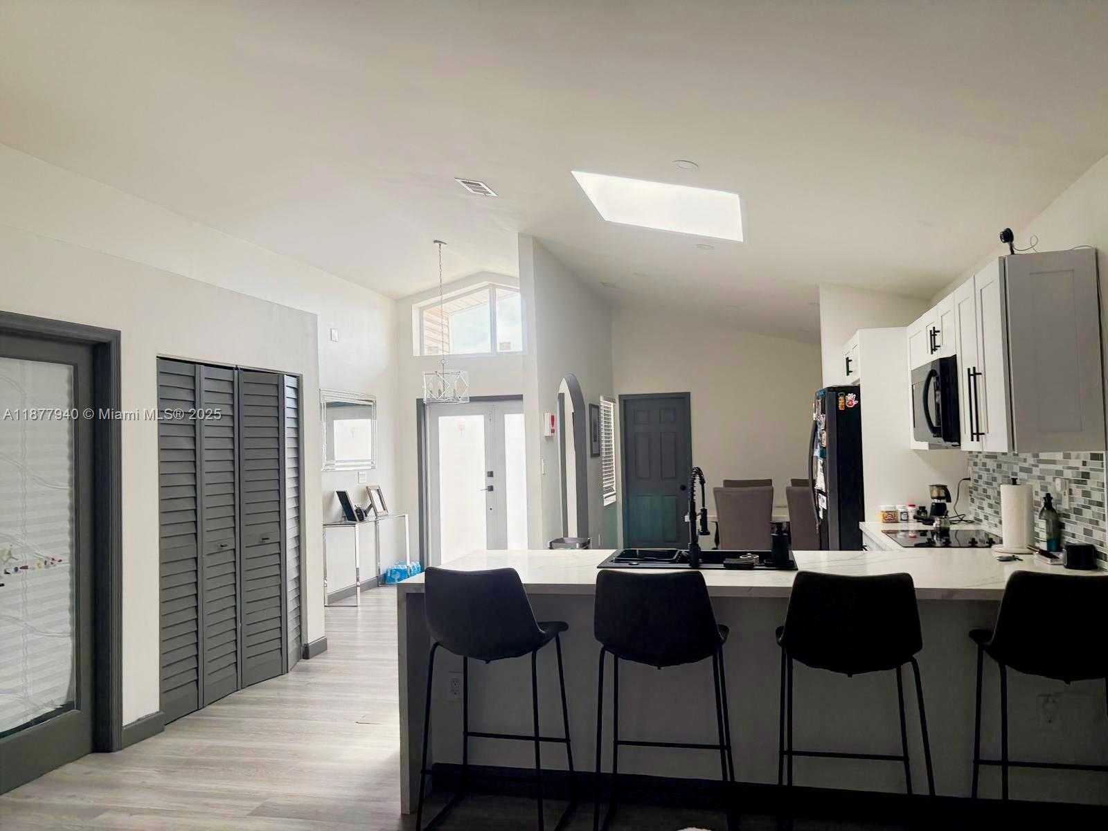 Small Image of 3650 MARLBERRY LN, Miramar Number 6