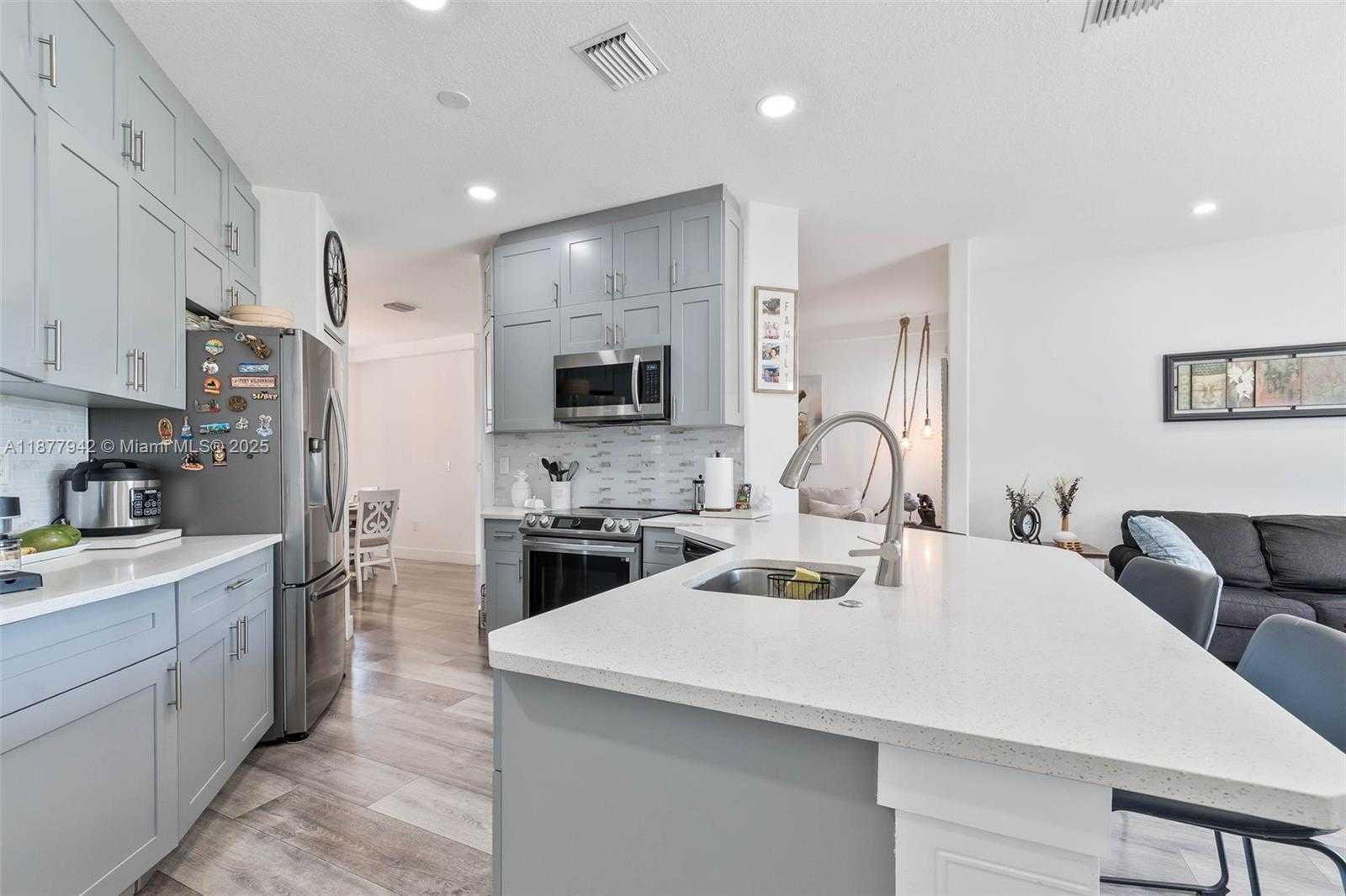 Small Image of 8720 NORTH WEST 109TH CT, Doral Number 12