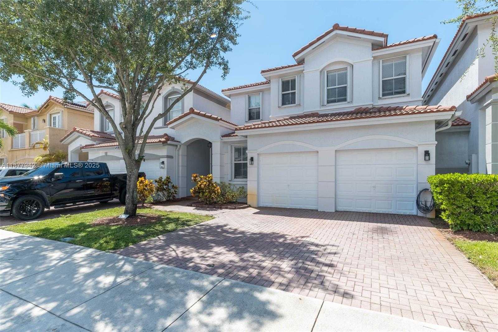 Small Image of 8720 NORTH WEST 109TH CT, Doral Number 2
