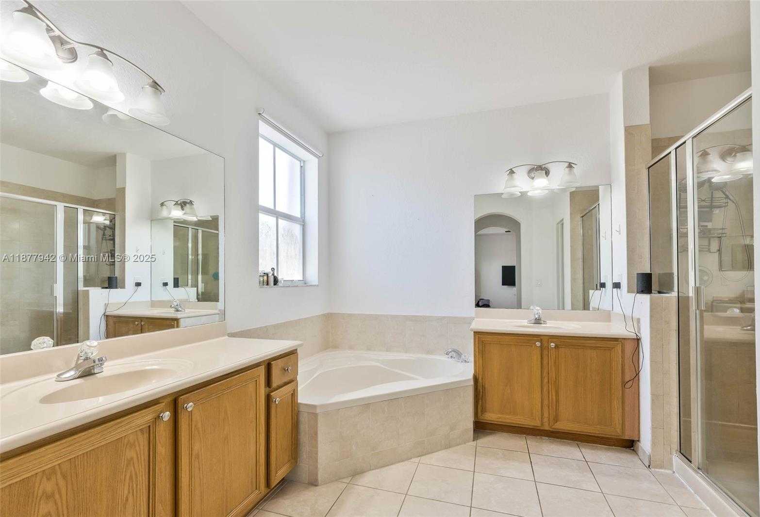 Small Image of 8720 NORTH WEST 109TH CT, Doral Number 20