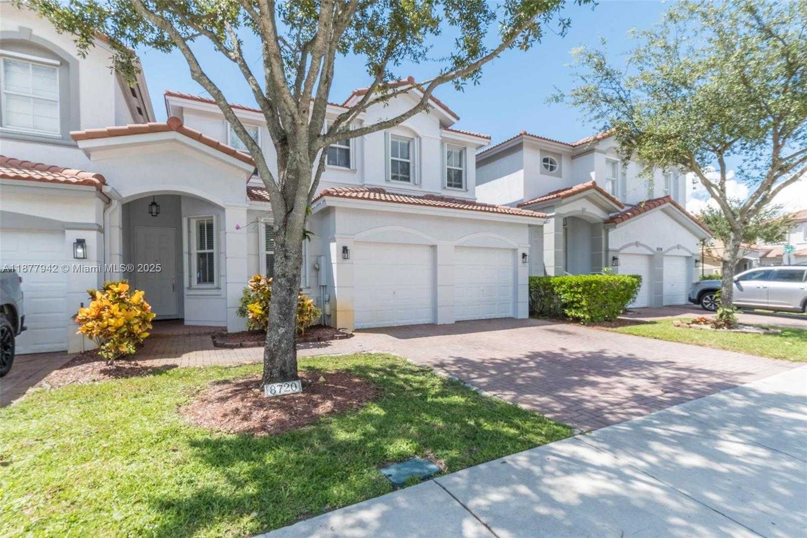 Small Image of 8720 NORTH WEST 109TH CT, Doral Number 3