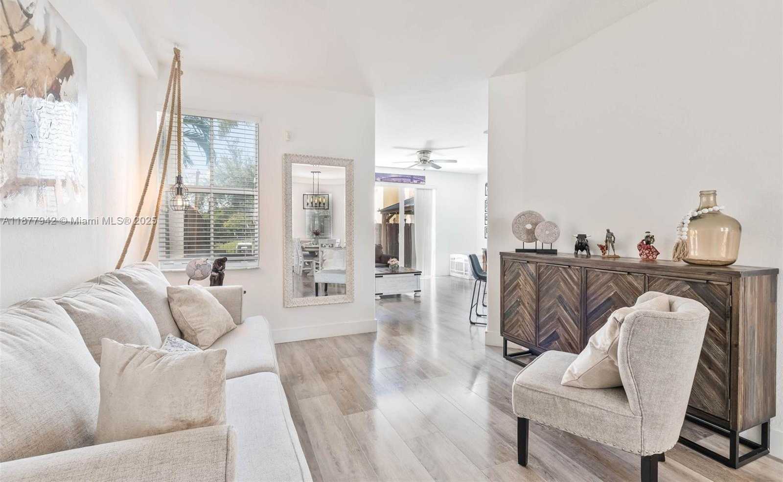 Small Image of 8720 NORTH WEST 109TH CT, Doral Number 7