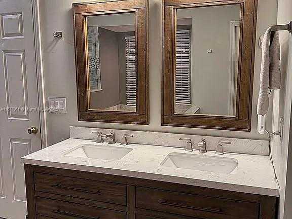 Small Image of 524 SOUTH WEST CRAWFISH DR, Port St. Lucie Number 16